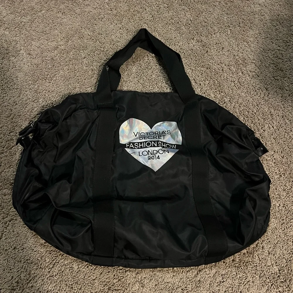 Victoria’s Secret duffel bag - Picture 2 of 4